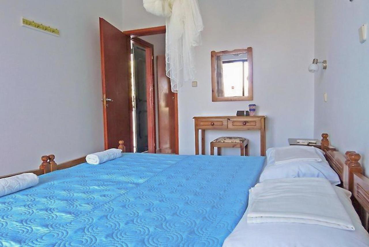 Debbi Appartments And Hotel Ялиссос Экстерьер фото
